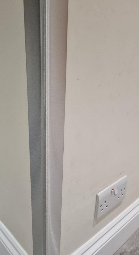 125mm x 50mm x 1.2mm Stainless Steel Brush Polished Angle - Image 3